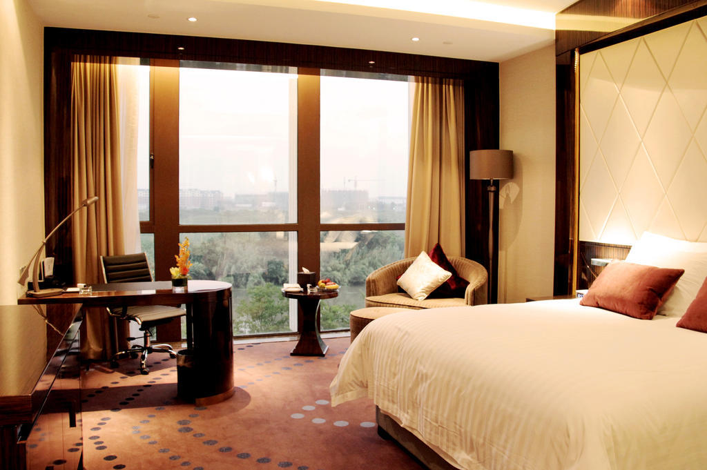 New Century Grand Hotel Nanxun Хучжоу Номер фото